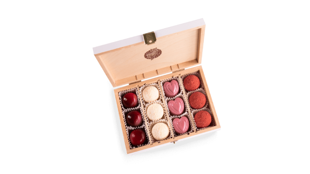 Kolekcja pralin w małej skrzynce